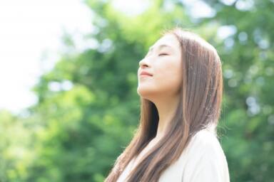 [言葉は身体を変える？脳科学が示す「言葉と健康」の深い関係]のサムネイル